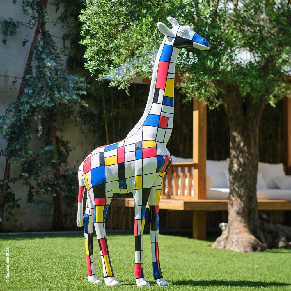 Statue de Girafe Motifs Mondrian grandeur nature en resine et vernis carrosserie.
