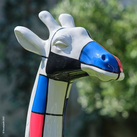 Statue de Girafe Motifs Mondrian grandeur nature en resine et vernis carrosserie.